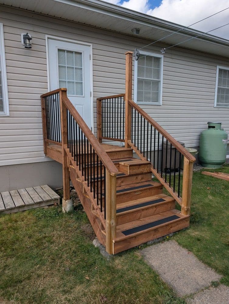 Fresh new back decks steps